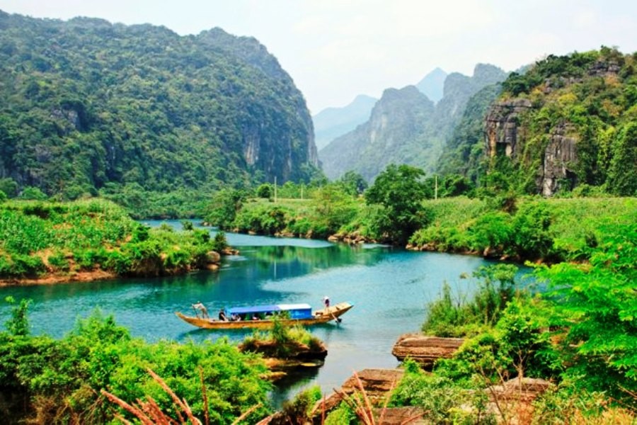 Magnificent World Heritage sites in Central Vietnam 6D